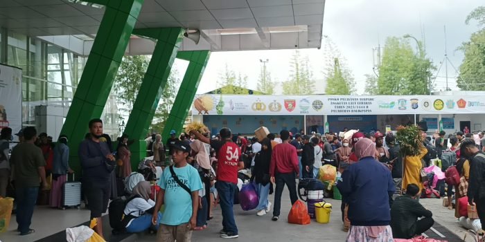 Jelang Lebaran Idul Fitri, Pelabuhan Semayang Ramai Pemudik 