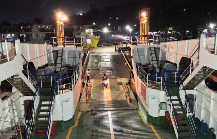 Kapal Penyeberangan Ferry Balikpapan-Penajam. Foto: BorneoFlash.com/DOK.