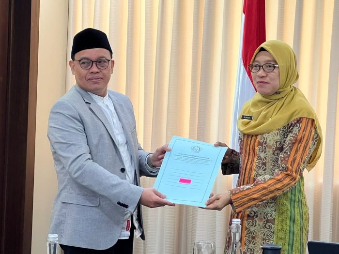 Penyerahan SK penetapan Provinsi Kaltim sebagai Tuan Rumah MTQ Nasional 2024 Foto: Kementerian Agama Republik Indonesia