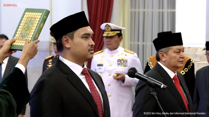 Pengambilan Sumpah Jabatan Menpora Aryo Bimo Nandito Ariotedjo dan Komjen Rycko Amelza Dahniel sebagai Kepala Badan Nasional Penanggulangan Terorisme Foto: Biro Sekretariat Presiden