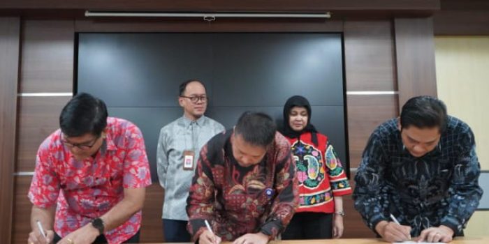Serah Terima Hasil Penanaman dalam rangka Rehabilitasi DAS a.n. SKK Migas Wilayah Kerja Mahakam yang dilaksanakan di kantor Kementerian Lingkungan Hidup dan Kehutanan (KLHK), Jakarta pada hari Senin (17/4/2023). Foto: BorneoFlash.com/Ist.