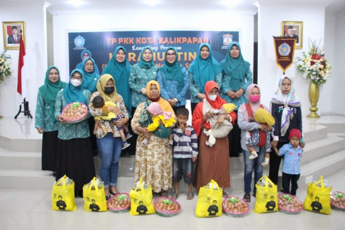 Tim Penggerak PKK Kota Balikpapan melakukan inovasi dengan melaunching Kader Bergerak Melawan Stunting (Karamunting), di Aula Rumah Jabatan Wali Kota Balikpapan, pada hari Jumat (31/3/2023). Foto: BorneoFlash.com/Niken Sulastri.