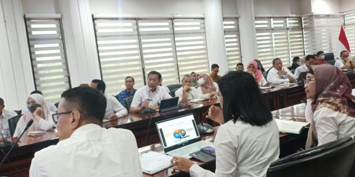 TPID Kota Balikpapan, gelar High Level Meeting TPID dan TPPDD, di Ruang Rapat 1 Balaikota Balikpapan, pada hari Rabu (5/4/2023). Foto: BorneoFlash.com/Niken Sulastri.