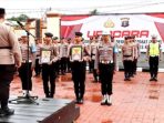 Kapolres Kutai Barat, AKBP Heri Rusyaman memimpin kegiatan upacara Pemberhentian Tidak Dengan Hormat (PTDH) terhadap dua personil Polres Kutai Barat. 