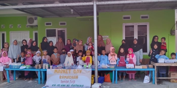 Berwirausaha Sejak Dini: Ini Dia Cara PAUD KB Islam Al-Fatihah di Balikpapan Mengajarkannya!