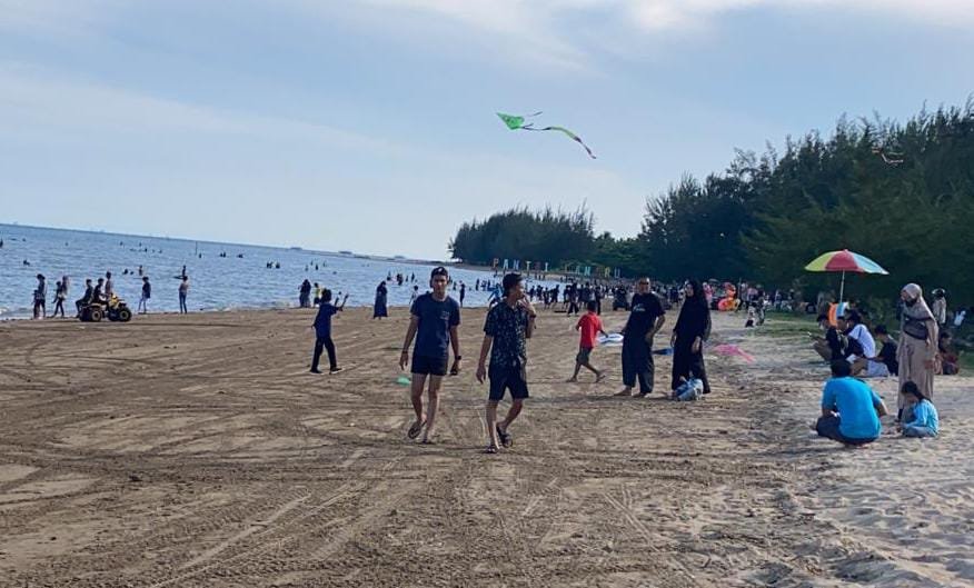 Pantai Manggar Foto:Niken/BorneoFlash.com