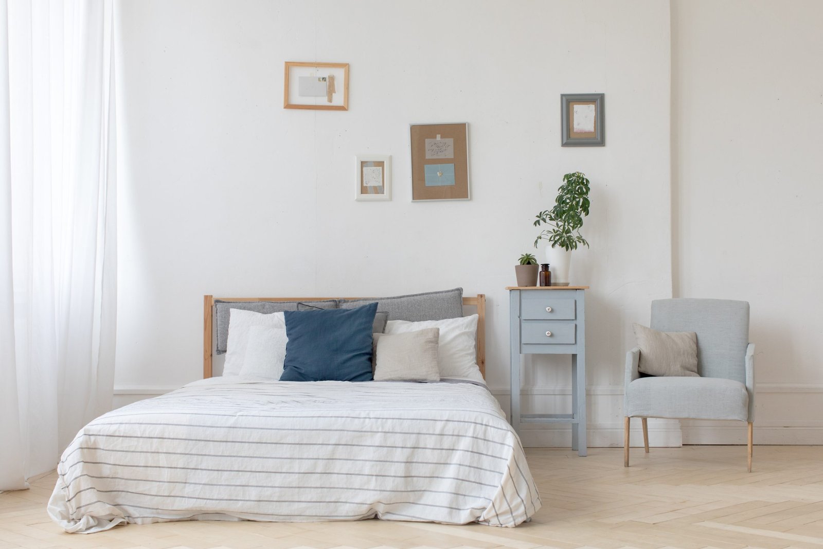 Inspirasi Desain Kamar Tidur Minimalis yang Menenangkan Foto: Freepik.com Inspirasi Desain Kamar Tidur Minimalis yang Menenangkan Foto: Freepik.com