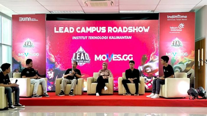 Mini-Talkshow Program Coaching Clinic & Let’s Move Series LEAD Campus eSports dalam LEAD Campus Roadshow di Balikpapan yang dihadiri oleh Yoga Istanto selaku General Manager Wilayah Telkom Balikpapan, Mifta Fathi Rezqi Utami selaku Ketum PBESI Kota Balikpapan, dan M Ihsan Alfani Putra & Nawiril Yazidul Huda selaku Pembina & Ketua UKM eSports Institut Teknologi Kalimantan. Foto: BorneoFlash.com/Niken Sulastri.