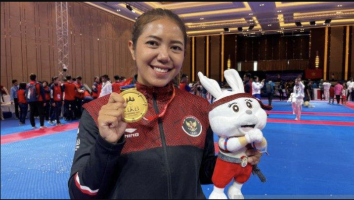 Kontingen Indonesia kembali berhasil menyabet 2 medali Emas pada Cabang Olahraga Vovinam melalui Manik trisna dewi wetan pada nomor Yinyang Sword from Female dan Dragon Tiger From Female. Foto: Antara/Arnidhya Nur Zhafira