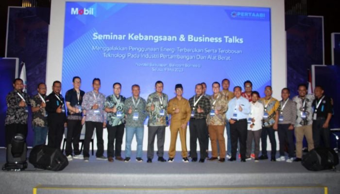 Seminar Kebangsaan dan Business Talks, yang digelar di Hotel Novotel Balikpapan, pada hari Selasa (9/5/2023). Foto: BorneoFlash.com/Niken Sulastri. Seminar Kebangsaan dan Business Talks, yang digelar di Hotel Novotel Balikpapan, pada hari Selasa (9/5/2023). Foto: BorneoFlash.com/Niken Sulastri.