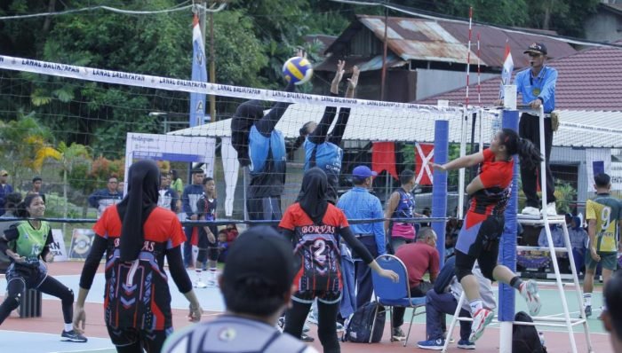 Turnamen Bola Voli Danlanal Cup Tahun 2023 antar Klub Pelajar Tingkat SMP dan SMA Sederajat Se-Kalimantan Timur dan Gala Tua, pada hari Selasa (9/5/2023). Foto: BorneoFlash.com/Niken Sulastri.