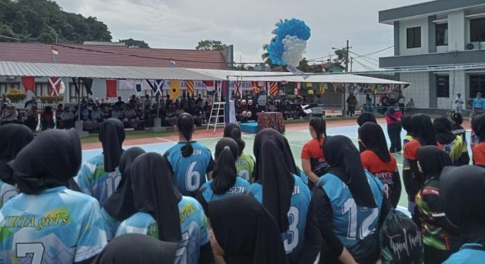 Turnamen Bola Voli Danlanal Cup Tahun 2023 antar Klub Pelajar Tingkat SMP dan SMA Sederajat Se-Kalimantan Timur dan Gala Tua, pada hari Selasa (9/5/2023). Foto: BorneoFlash.com/Niken Sulastri.