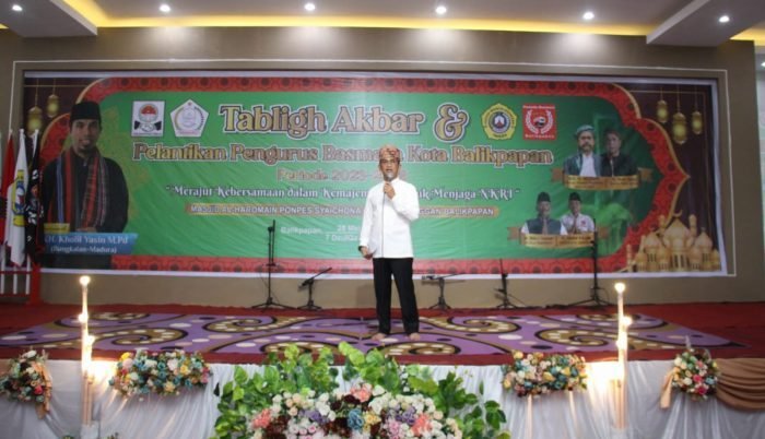 Wali Kota Balikpapan H Rahmad Mas'ud pada Pelantikan pengurus SO-M2KT, Basmara Kota Balikpapan, dan IWABA Kota Balikpapan, serta PAC Basmara, periode 2023-2028, di Masjid Al Haromain Pondok Pesantren Syaichona Cholil Balikpapan pada hari, Minggu (28/5/2023). Foto: BorneoFlash.com/Niken Sulastri.