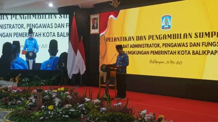 Wali Kota Balikpapan H Rahmad Mas'ud Saat Pelantikan dan pengambilan sumpah janji jabatan administrator, pengawas dan fungsional di lingkungan Kota Balikpapan, di Auditorium Balai Kota Balikpapan pada hari Senin (29/5/2023) siang. Foto:BorneoFlash.com/Niken Sulastri.