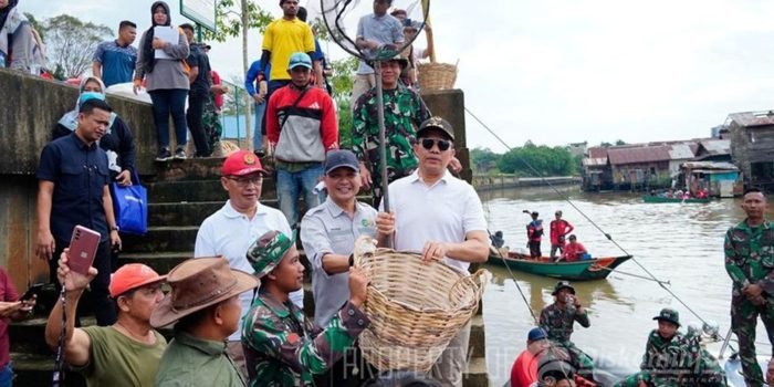 Lewat Aksi Kolaborasi, Wali Kota Samarinda Inisiatif Bersihkan SKM dan Akan Jadikan Kegiatan Rutin