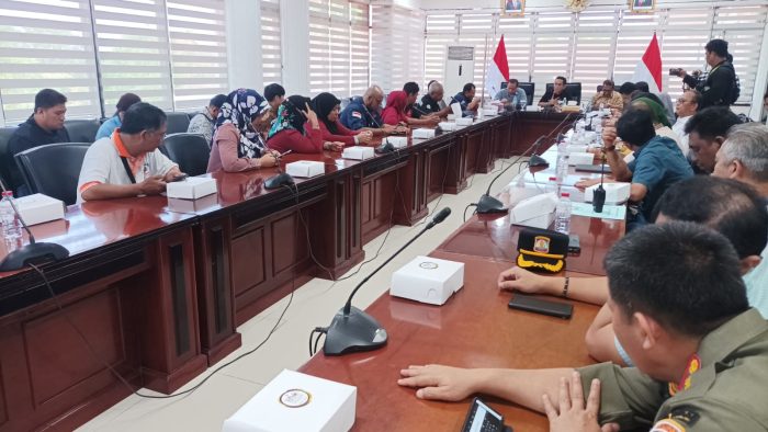 Petisi May Day Tahun 2023 dari Forum Komunikasi Serikat Pekerja dan Serikat Buruh (FK SP/SB) Kota Balikpapan.