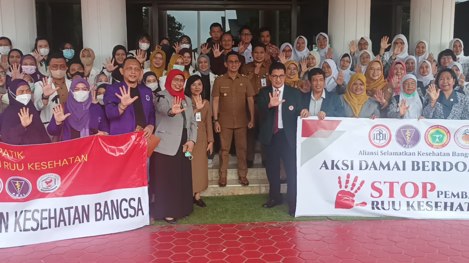Tolak RUU Kesehatan Omnibus Law, Lima Organisasi Profesi Kota Balikpapan Lakukan Aksi Damai