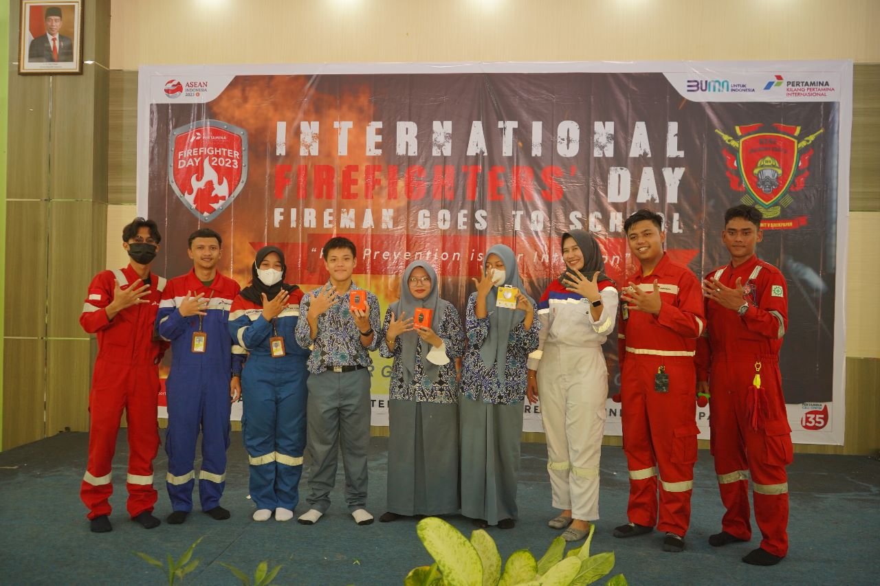 Gelar Fireman Goes To School, Kilang Pertamina Unit Balikpapan Edukasi Penanganan Kebakaran Foto: Ist/HO/