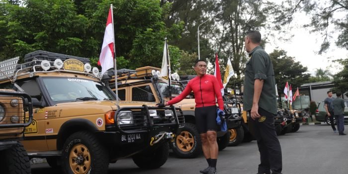 Usai Gowes, Pangdam VI/Mulawarman Gelar Silaturahmi dengan Komunitas Land Rover di Makodam VI/Mulawarman