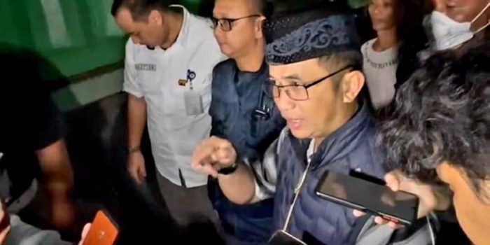 Wali Kota Balikpapan H Rahmad Mas'ud saat meninjau lokasi kejadian di turunan muara rapak, Rabu (24/5/2023).(Foto:BorneoFlash.com/ist).