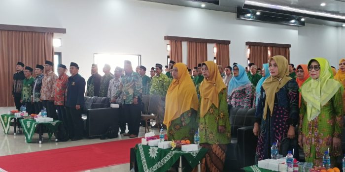 Hj Kasmah Hadiri Pengukuhan Pengurus Pimpinan Daerah Muhammadiyah dan Aisyiyah Kota Balikpapan Periode 2023-2027