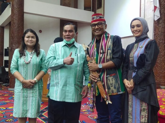 Bupati Kutai Barat beserta Ibu TPP-PKK Kutai Barat hadir di acara malam pisah sambut Dandim 0912/KBR di Auditorium Aji Tulur Jejangkat (ATJ), Rabu (21/06/2023) malam. Foto: BorneoFlash.com/Ist.