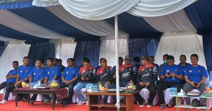 Dalam rangka Hari Bhayangkara ke 77, Polda Kaltim menggelar lomba burung berkicau, di Mako Ditpolairud Polda Kaltim pada hari Minggu (25/6/2023).  Foto: BorneoFlash.com/Niken Sulastri.