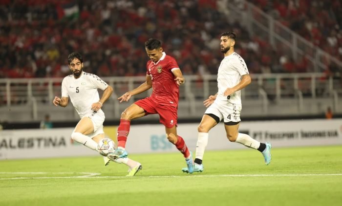 FIFA Matchday antara Indonesia dan Palestina akhirnya berakhir imbang 0 – 0, Laga yang berlangsung di Stadion Utama Gelora Bung Tomo (GBT) Surabaya, Rabu (14/6/2023) malam. Foto: HO/pssi.org