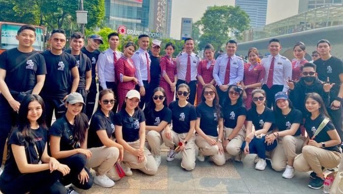 Lion Air Group mengadakan kegiatan Fun Walk yang seru dan mengasyikkan di Jakarta, dalam rangka memeriahkan acara Car Free Day, pada Minggu (25/6/2023). Foto: HO/Lion Air Group.