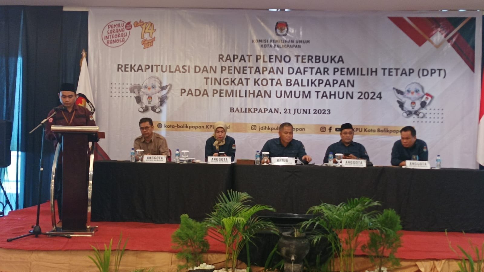 KPU Balikpapan Gelar Rapat Pleno Terbuka Rekapitulasi dan Penetapan DPT Tingkat Kota Balikpapan pada Pemilu Tahun 2024