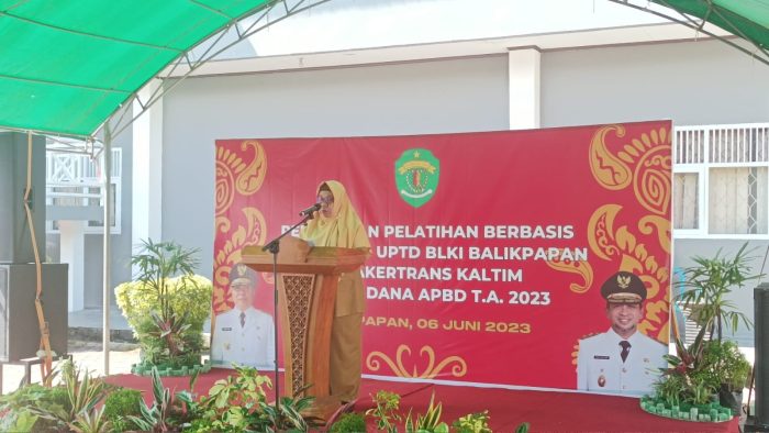 Kepala UPTD BLKI Balikpapan, Suryaningsih, S.E. Foto: BorneoFlash.com/Niken Sulastri.