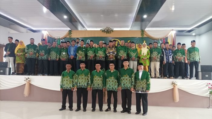 Pengukuhan Pengurus Pimpinan Daerah Muhammadiyah dan Aisyiyah Kota Balikpapan periode 2023-2027, berlangsung di Aula Pondok Pesantren Al Mujahidin Kilo Meter 10 Balikpapan pada hari Minggu (11/6/2023). Foto: BorneoFlash.com/Niken Sulastri.