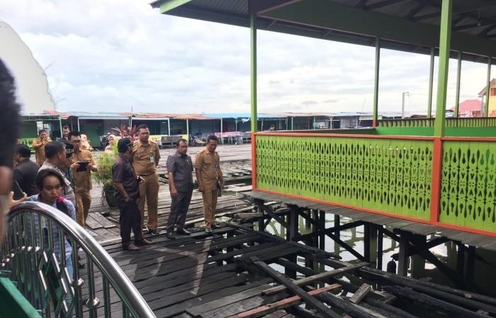 Rombongan Komisi III DPRD saat melakukan Sidak di Kelurahan Bontang Kuala, Senin (5/6/2023). BorneoFlash.com/Ist.