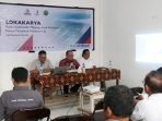 Sekda Mahulu Stephanus Madang membuka acara Pemaparan Hasil Kajian Stakeholder Mapping Pembangunan Berkelanjutan dan Penyusunan Rencana Kerja Pembentukan Forum Stakeholder di Mahulu, di Ruang Rapat Kecamatan Long Bagun, Jumat (23/06/23). Foto: IST/prokopim.mahakamulukab