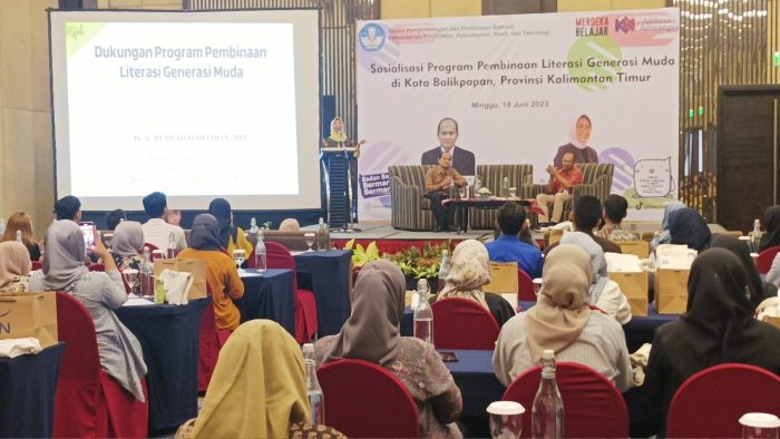 Sosialisasi Program Pembinaan Literasi kepada Generasi Muda di Kota Balikpapan, Provinsi Kalimantan Timur (Kaltim), di Ballroom Hotel Novotel Balikpapan, pada hari Minggu (18/6/2023) sore. Foto: BorneoFlash.com/Niken Sulastri.