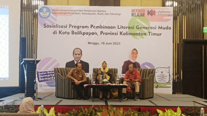 Sosialisasi Program Pembinaan Literasi kepada Generasi Muda di Kota Balikpapan, Provinsi Kalimantan Timur (Kaltim), di Ballroom Hotel Novotel Balikpapan, pada hari Minggu (18/6/2023) sore. Foto: BorneoFlash.com/Niken Sulastri.