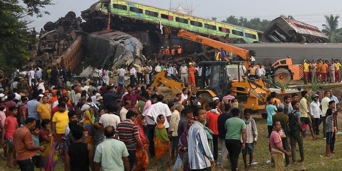 Kecelakaan Kereta Api India Jadi yang Terparah di Dunia, Korban Tewas Mencapai 288 Orang dan Diperkirakan Terus Bertambah