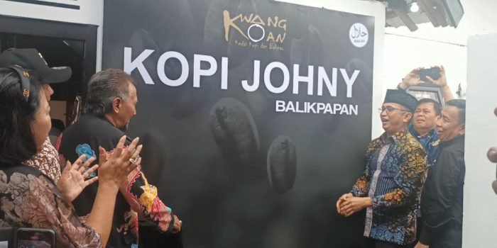 Kopi Johny hadir di Balikpapan, Sederet Artis Senior Hadir di Acara Pembukaan