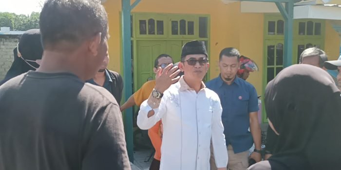 Tinjau Rumah Warga RT 52 yang Tergenang Air, Wali Kota Panggil Pengembang 