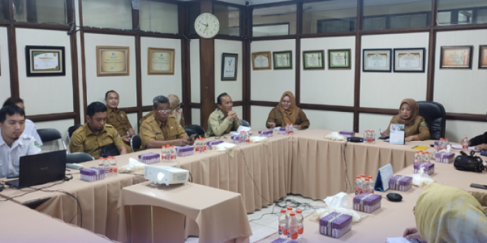 Balitbangda Kaltim Gelar Rapat Evaluasi Usulan Penerima Penghargaan Tokoh Berjasa dan Masyarakat Berprestasi 2023 di Ruang Penelitian 1 Jalan MT Haryono, Selasa (25/07/2023). Foto: HO/diskominfo.kaltimprov.go.id