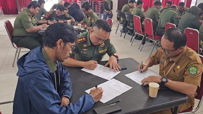 Biro SDM Polda Kaltim melaksanakan tes psikologi bagi anggota dari Polisi Kehutanan (Polhut) dan Polhut Pembina Lingkup Dinas Kehutanan Provinsi Kaltim yang berminat memegang Senpi Non Organik Polri, Selasa (25/7/2023). Foto: HO/Humas Polda Kaltim.