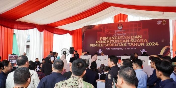 Dengan adanya simulasi ini, diharapkan penyederhanaan desain surat suara dan formulir pemilih dapat membantu meningkatkan keterlibatan masyarakat dalam proses Pemilu. Foto: BorneoFlash.com/Ist.