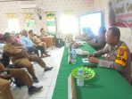 Kepala UPT Puskesmas Lambing saat menghadiri kegiatan program Jumat Curhat yang digelar jajaran Polsek Muara Lawa Polres Kubar di Balai Balai Pertemuan Umum (BPU) Kantor Kecamatan Muara Lawa, pada Jumat (30/6/2023). Foto: BorneoFlash.com/Ist.