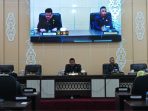 Ketua DPRD Balikpapan Abdulloh saat memimpin Rapat Paripurna, di Ruang Rapat Paripurna DPRD Balikpapan, pada hari Senin (24/7/2023). Foto: BorneoFlash.com/Niken Sulastri.