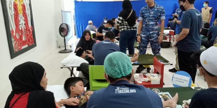 Lanud Dhomber Gelar Bakti Sosial Pengobatan dan Khitanan Massal 