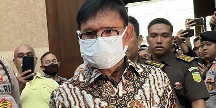 Seret Nama Jokowi dalam Eksepsinya, Pakar Hukum Sebut Johnny Plate Kirim Sinyal Ada Pelaku Lain