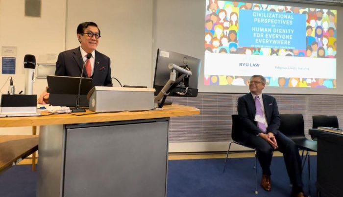 Menteri Hukum dan Ham Yasonna Laoly sebagai pembicara utama dalam konferensi Resolusi Majelis Umum PBB, di Oxford, pada hari Kamis (27/7/2023).  Foto: BorneoFlash.com/Ist.