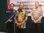 Menteri Koordinator Bidang Politik, Hukum dan Keamanan Indonesia Republik Indonesia, Prof Dr H Mohammad Mahfud Mahmodin, membuka Forum Koordinasi Sentra Gakkumdu, Ballroom Hotel Grand Senyiur, di Balikpapan beberapa waktu lalu. Foto: Dok. BorneoFlash.com/Niken Sulastri.