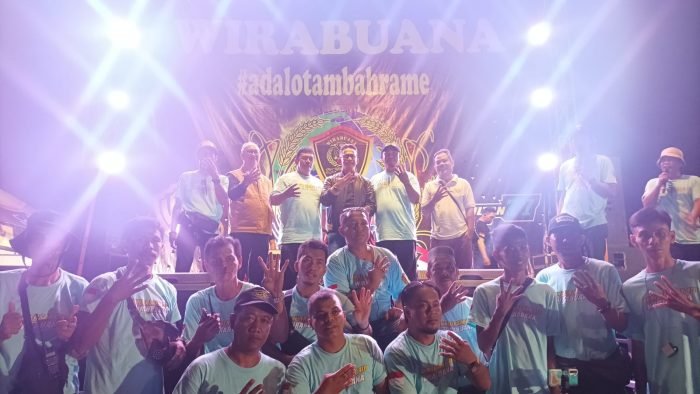 Wali Kota Balikpapan H Rahmad Mas'ud saat menghadiri Anniversary ke 4 Wirabuana digelar di Halaman Balikpapan Sport Convention Center (BSCC/DOME) pada hari Minggu (9/7/2023) malam. Foto: BorneoFlash.com/Niken Sulastri.