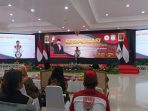 Kepala Badan Pembinaan Ideologi Pancasila, Prof Drs K.H Yudian Wahyudi mensosialisasikan pembinaan ideologi Pancasila di Kota Balikpapan, di Aula Balai Kota Balikpapan, pada hari Jumat (11/8/2023). Foto: BorneoFlash.com/Niken Sulastri.